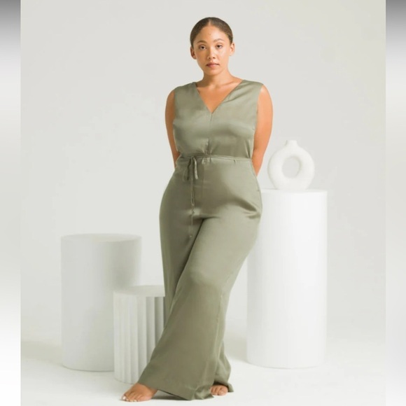 ETTITUDE Women’s size large Sateen Jumpsuit (onyx - black) NIB - Picture 7 of 9